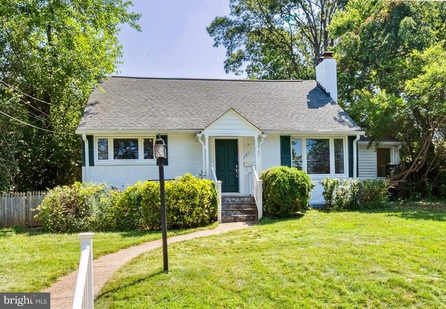 Primary Photo - 9311 Adelaide Dr