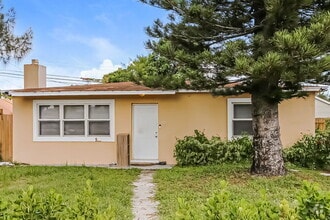 Building Photo - 509 Aspen Rd