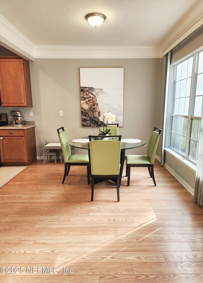Building Photo - 3857 Lionheart Dr