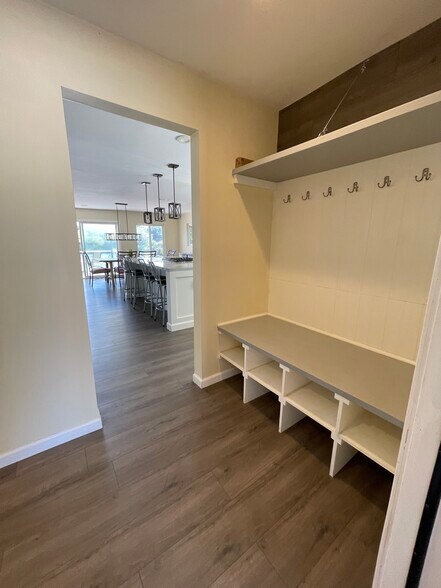Lots of storage - 1534 Oceanaire Dr