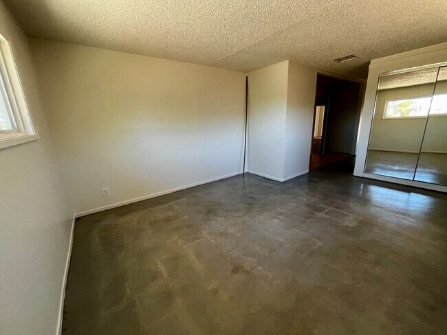 Building Photo - 56769 Joshua Dr