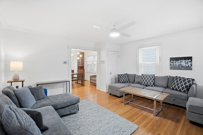 Building Photo - 2 Bed 2 Bath in Oakley!