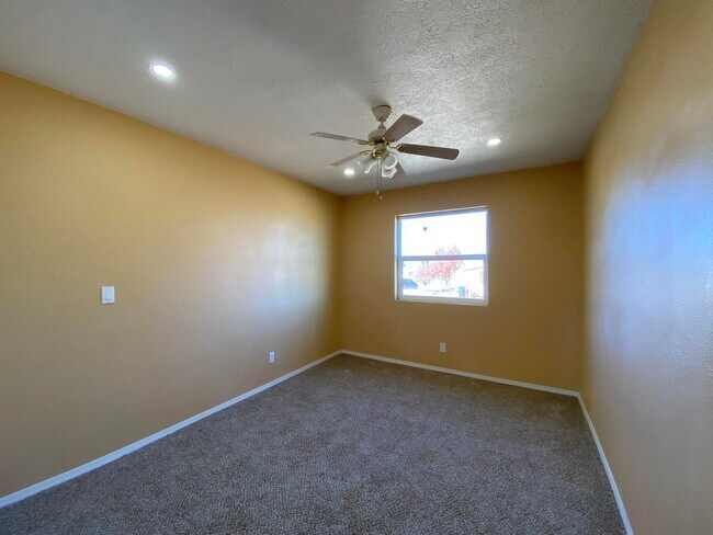 Building Photo - 72 Aspen Dr