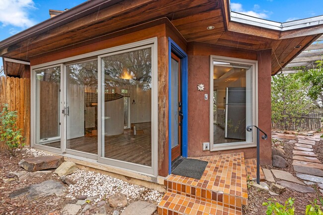 Building Photo - Peaceful Octagonal Studio in Sol Y Lomas
