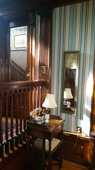 Building Photo - 1405 W 9th Ave