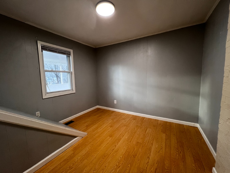 Building Photo - 157 N Redtown Rd