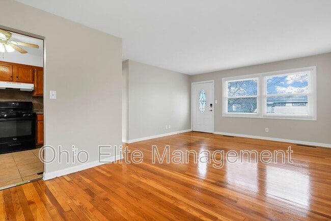 Building Photo - 1028 S Harris Ave