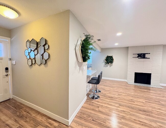 Building Photo - 2125 Athene Dr