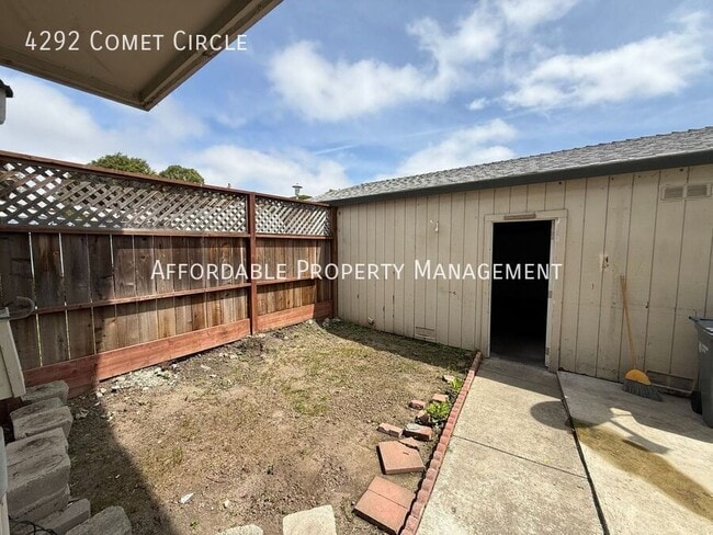 Building Photo - 4292 Comet Cir