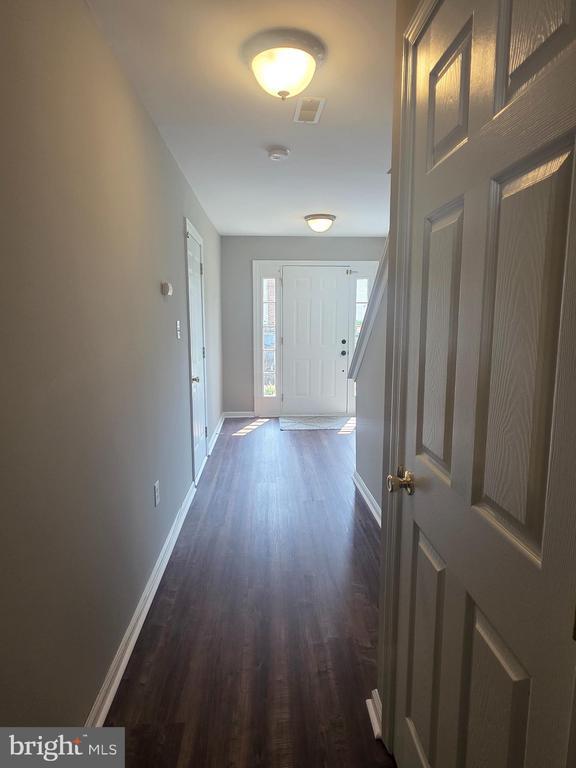 Building Photo - 31 Carrick Ln