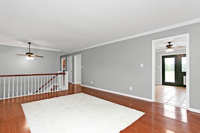 Building Photo - 705 Bon Aire Dr