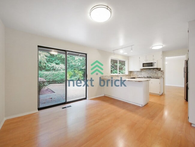 Building Photo - 3 Bed and 3 Bath Plus Office Private Single-family Home is Available for Rent!