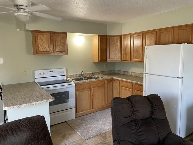 Building Photo - 1655 Pheasant Run