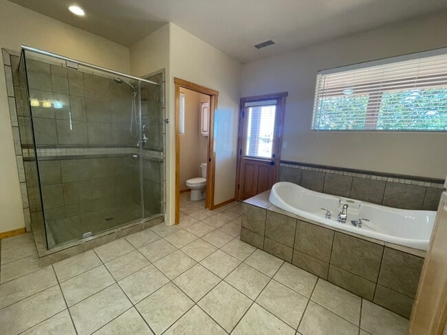 Building Photo - 6809 Chapingo Rd NE