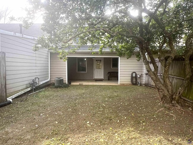 Building Photo - 137 N Springs Ct