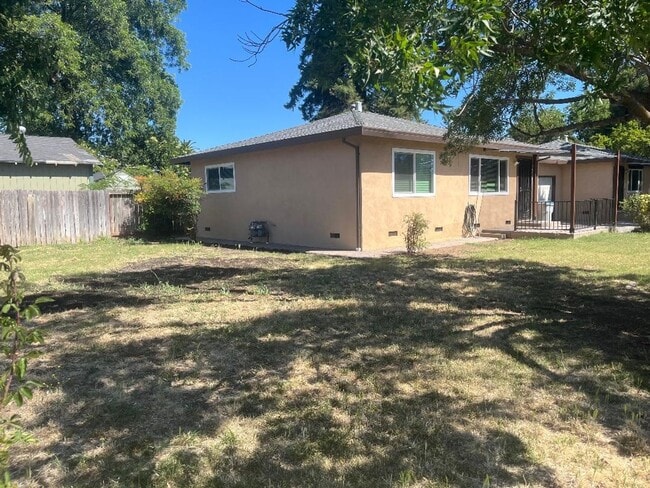 Building Photo - 16877 Antelope St