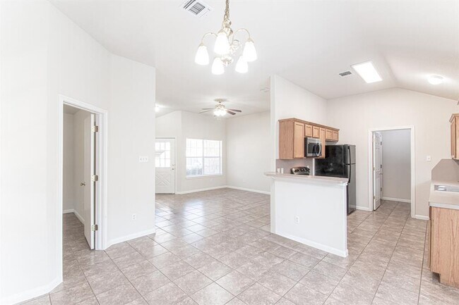 Building Photo - 10 Greenglade Ct