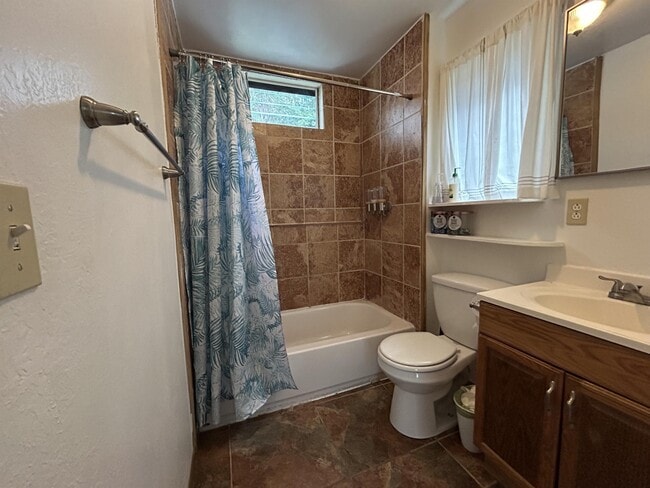 Building Photo - 15-2024-2024 23rd Ave