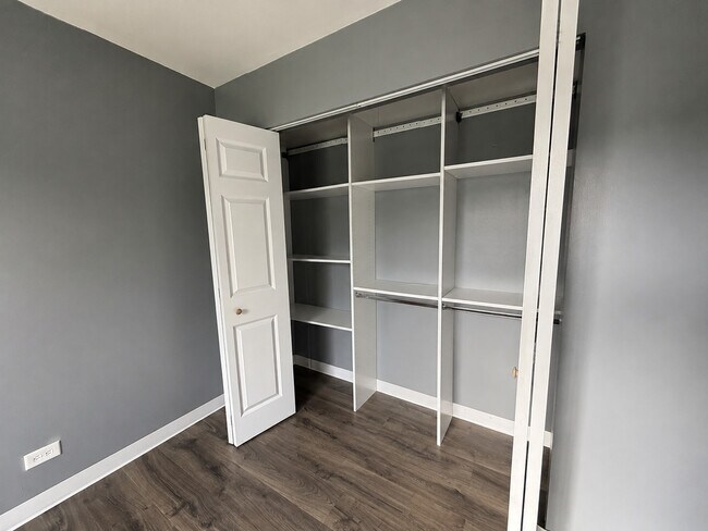 Building Photo - 116 Gant Cir