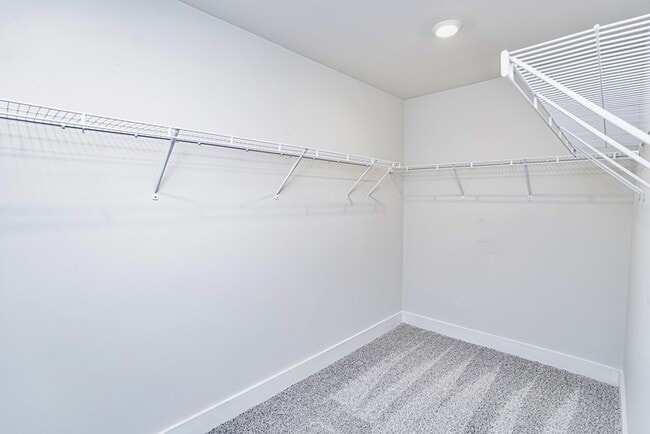 Building Photo - 138 Bromes Way
