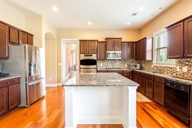 Building Photo - 934 Urban Ash Ct