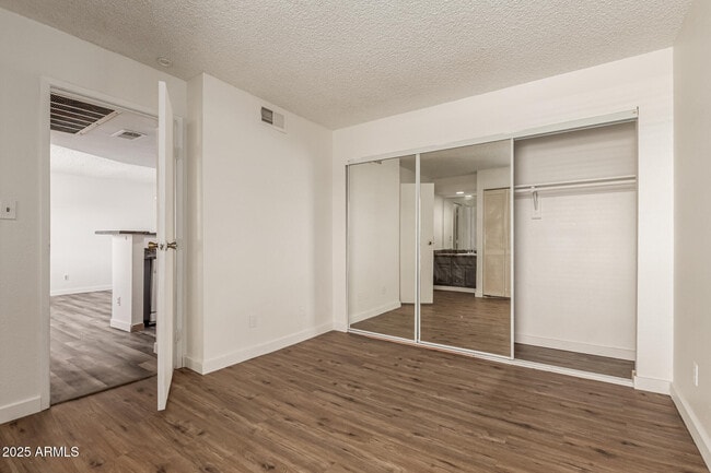 Building Photo - 3601 W Tierra Buena Ln