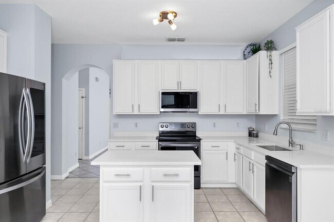 Building Photo - 9821 Bennington Chase Dr