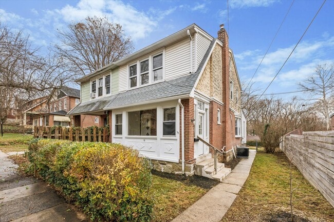 Building Photo - 10 W Jefferson St