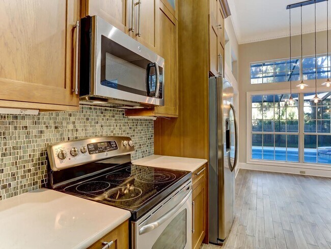 Building Photo - Amelia Island Home w pool