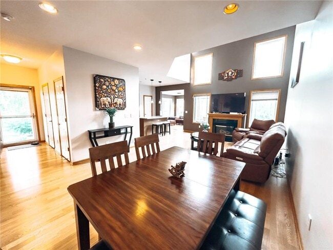 Building Photo - 5080 Yuma Ln N