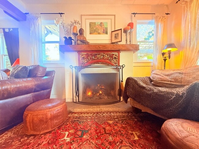 Building Photo - FULLY FURNISHED 30+ RENTAL IN SANTA BARBARA, Owner prefers 6-12 lease | Pet Friendly House