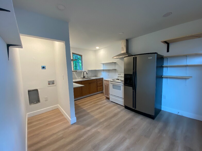 Primary Photo - 201 Harmons Way