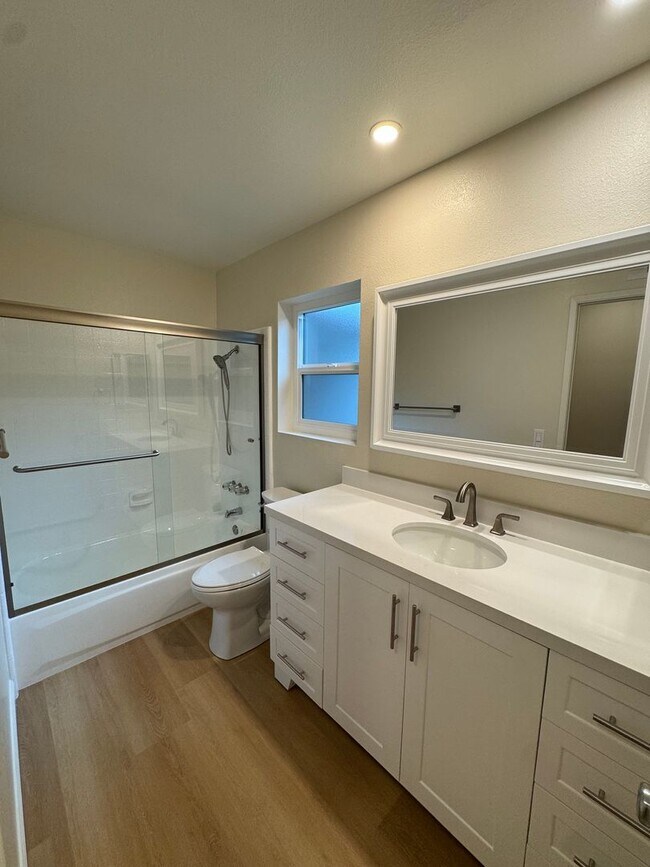 Building Photo - Renovated Home with Modern Comfort and Spa...