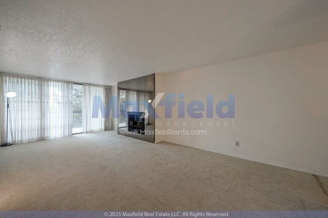 Building Photo - Salt Lake City - Near Downtown - 2BD - 2BT...