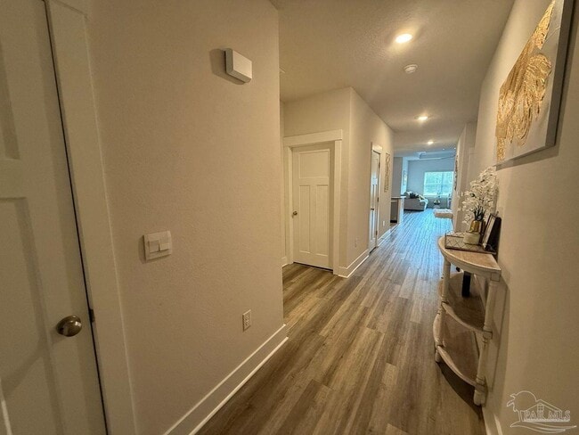 Building Photo - 10709 Davenport Lp