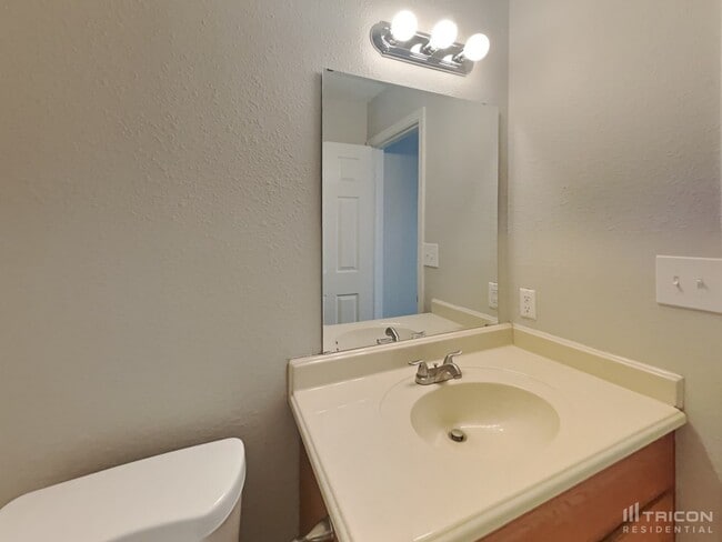 Building Photo - 3207 Rolling Knoll Ln