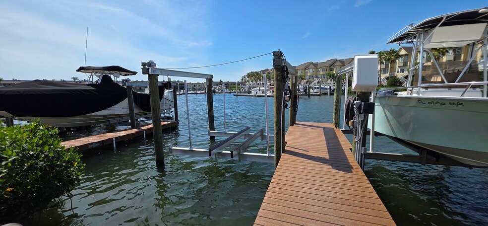 Building Photo - 8715 Cove Ct