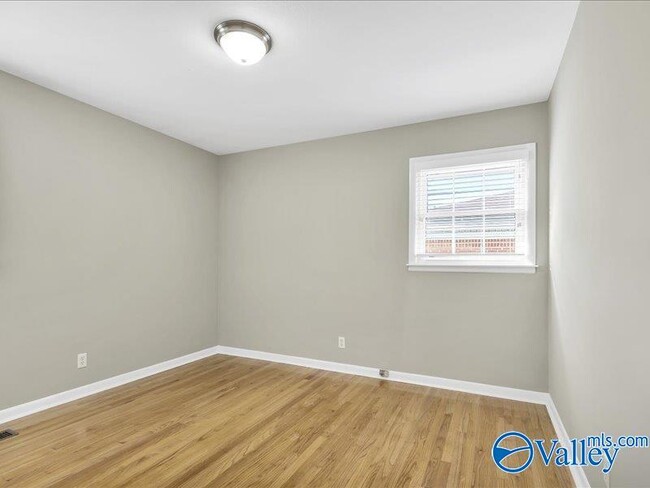 Building Photo - 315 Jack Coleman Dr NW