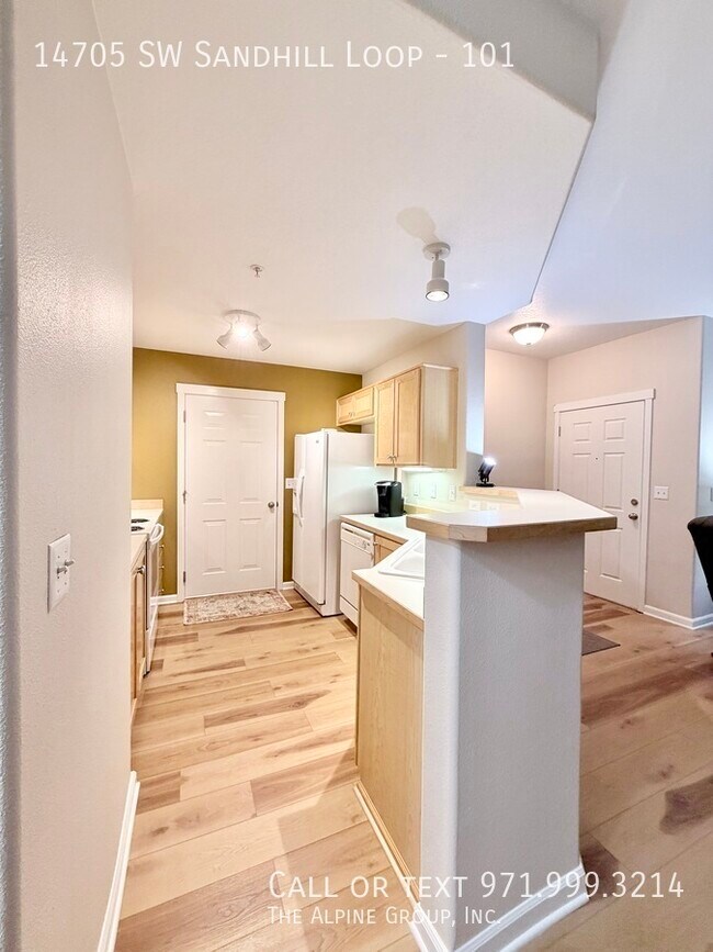 Building Photo - 14705 SW Sandhill Loop