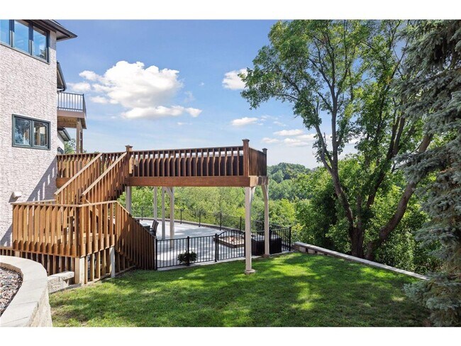 Building Photo - 10481 Bluff Rd