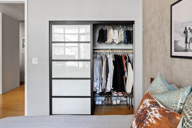 Building Photo - 1050 Island Ave