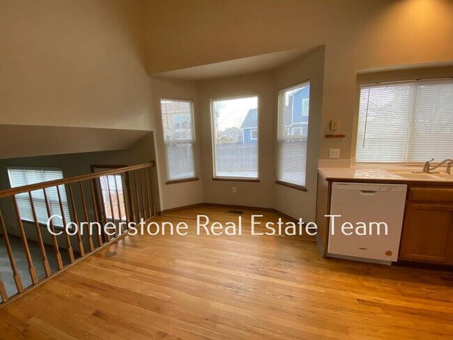 Building Photo - 1345 Coolcrest Dr