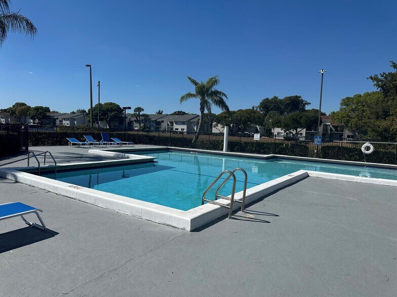 Building Photo - 1162 Lake Terry Dr