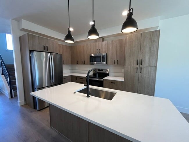 Building Photo - Gorgeous BRAND NEW Modern 2-bd/2-bath Condo in Redmond, OR!