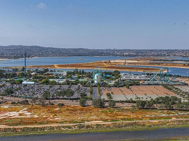 Building Photo - Fully Furnished, 1 bed/ 1 bath Point Loma condo close to the Bay & Liberty Station!
