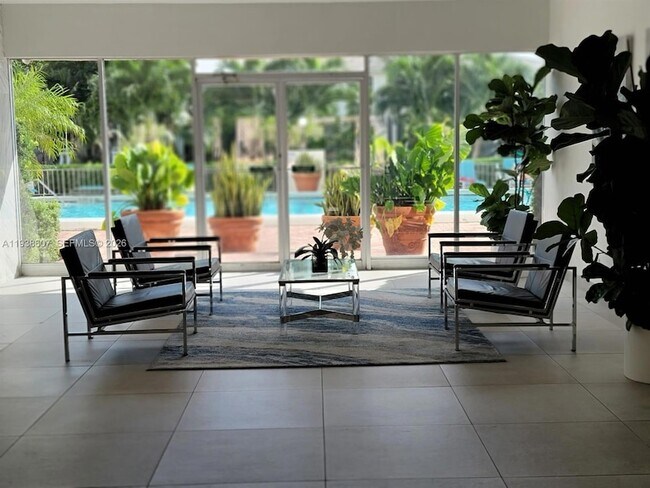 Building Photo - 401 Golden Isles Dr