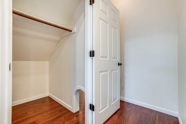 Building Photo - 6308 Parsley Hill