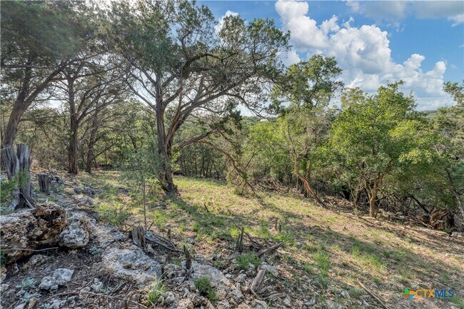 Building Photo - 1355 Estate Dr