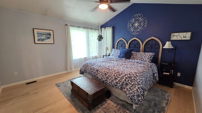 Building Photo - Beautiful 4 Bedroom 3.5 Bath Home - Longmont!
