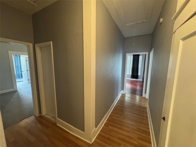 Building Photo - 1129 Saucedo St